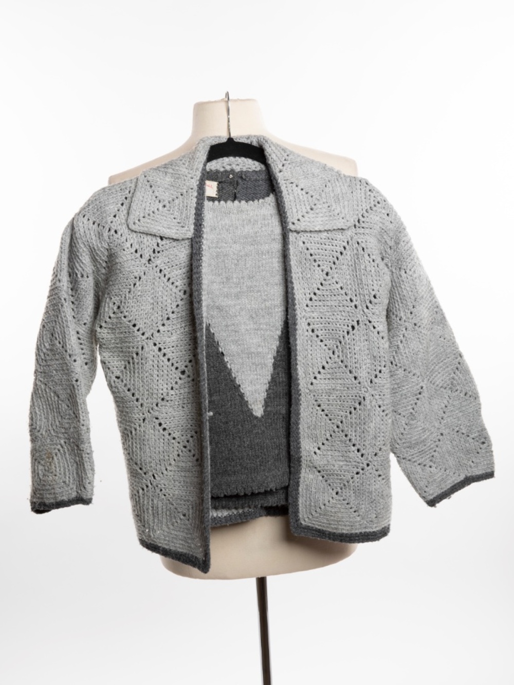 Vintage Hand Made by Gladys 2 Piece Sweater Set in Grey - Small